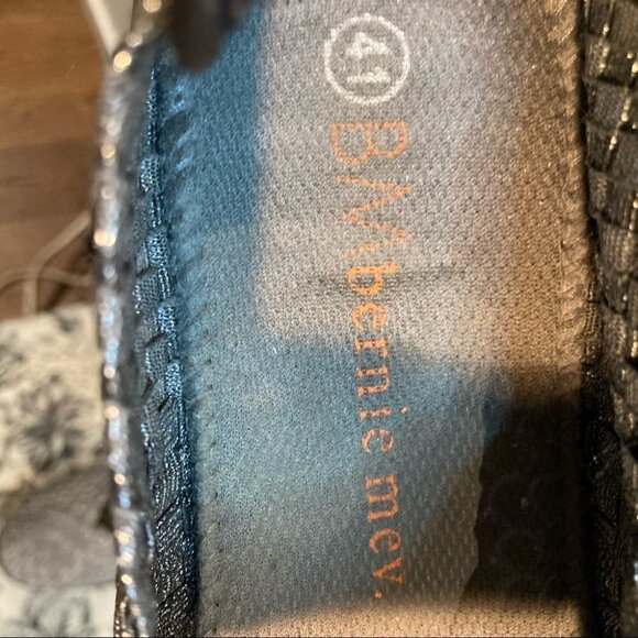 BERNIE MERV Sz 41 Slip On Elastic Silver Mesh Flats Sandals - Picture 4 of 9